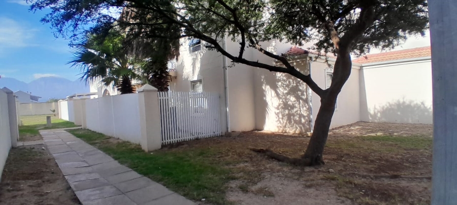 To Let 3 Bedroom Property for Rent in Whispering Pines Western Cape